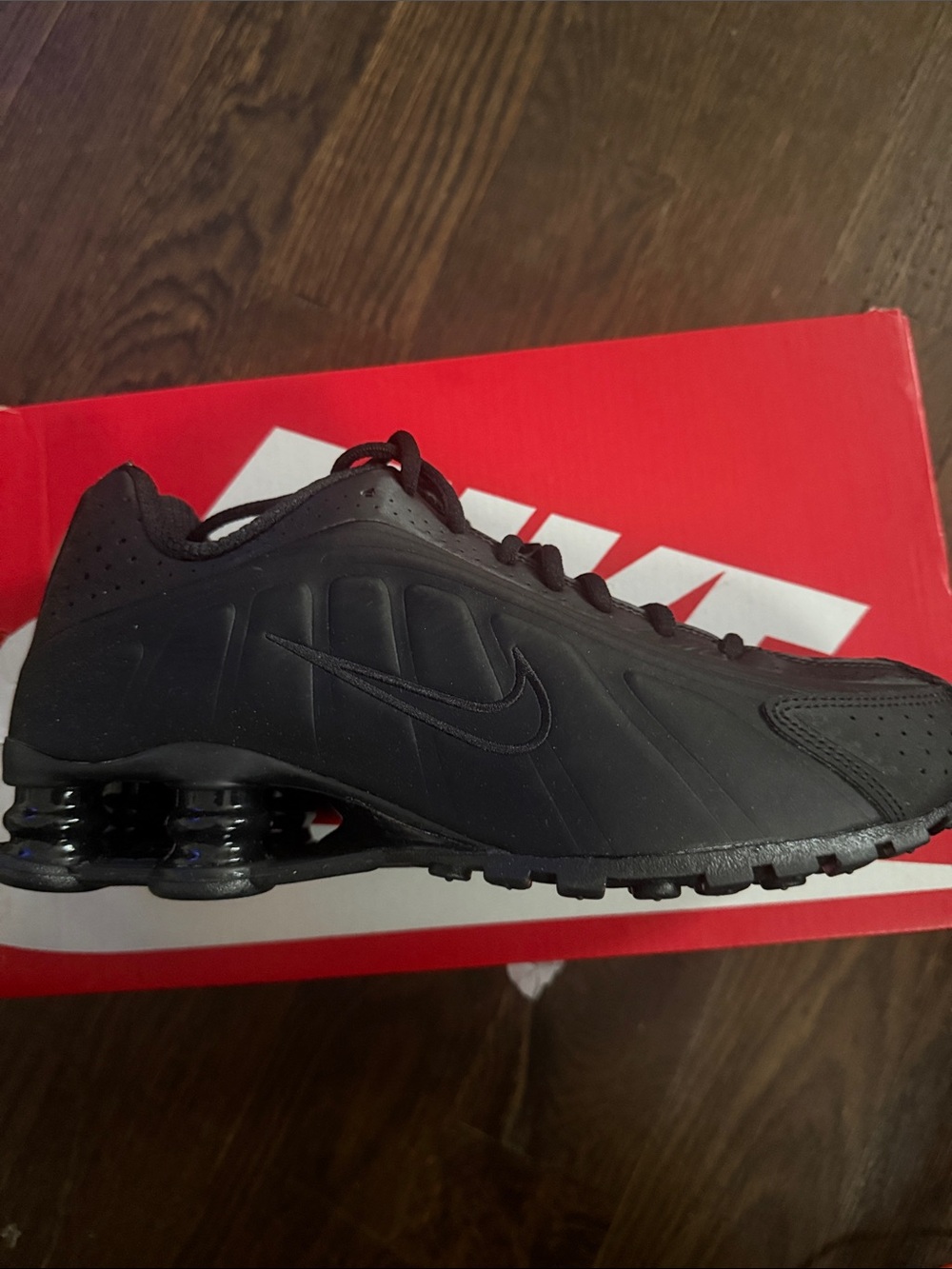 Nike Women’s Black Shox R4 Running Shoes 8.5